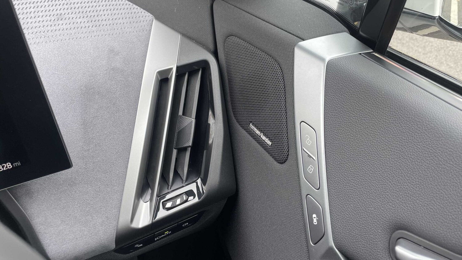 Used BMW iX 2025 for sale - 76262377: Photo 30