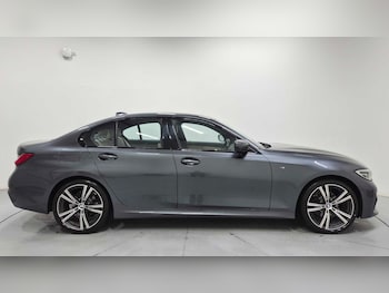 Used BMW 3 Series 2019 for sale - 77772120: Photo