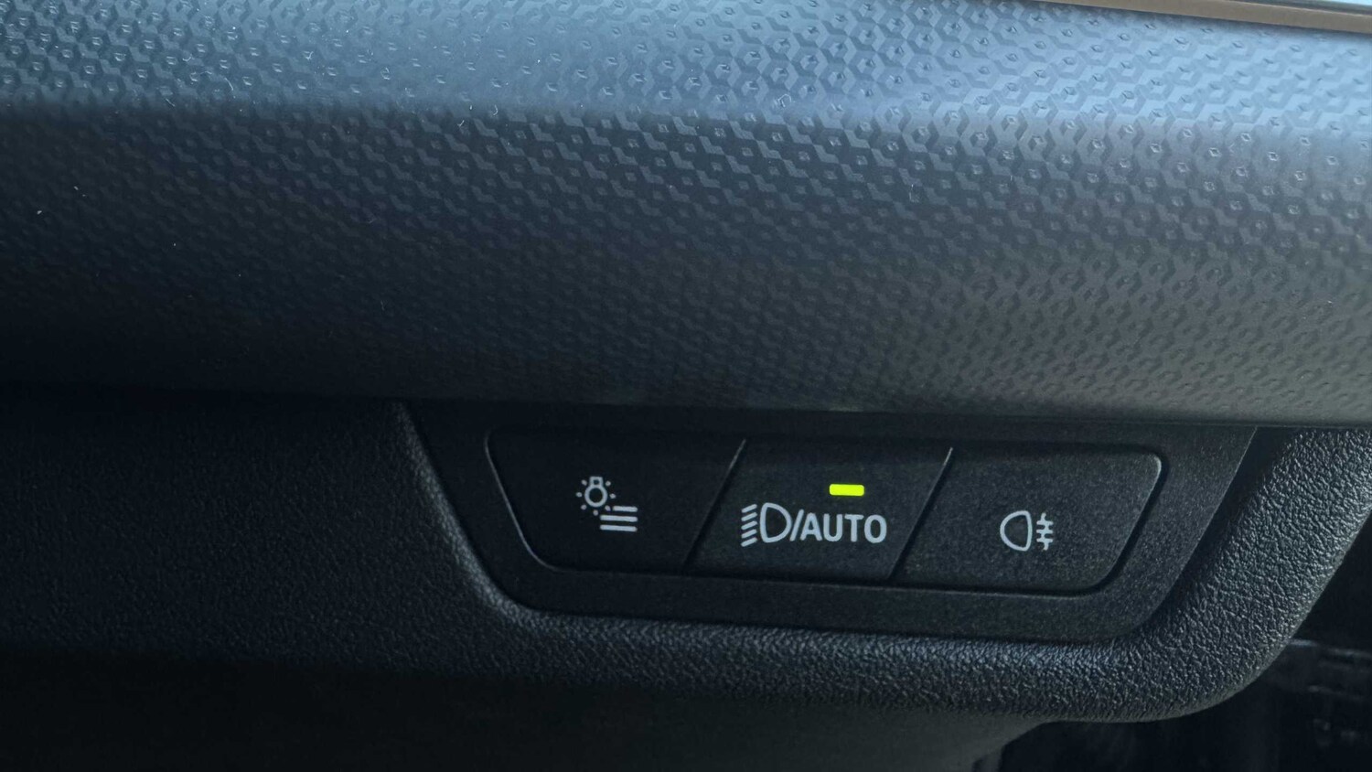 Used BMW iX2 2025 for sale - 76218360: Photo 25