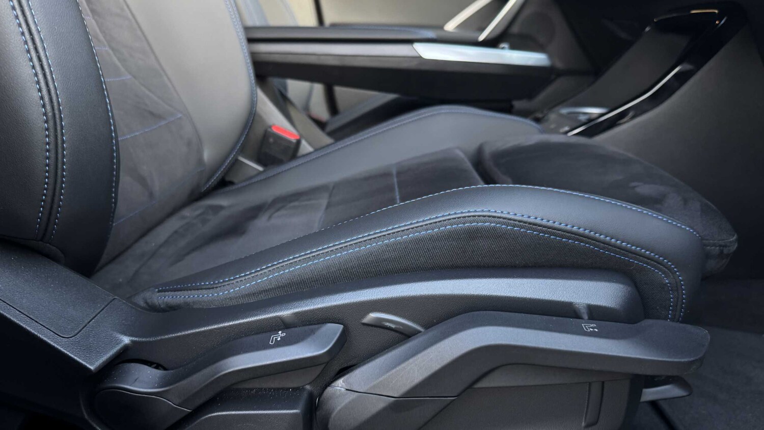 Used BMW iX2 2025 for sale - 76218360: Photo 26