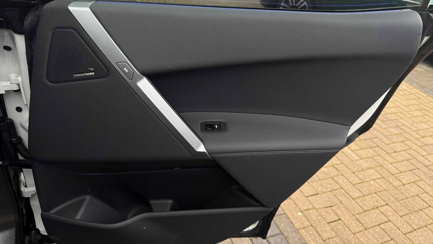 Used BMW iX 2025 for sale - 77756571: Photo 15