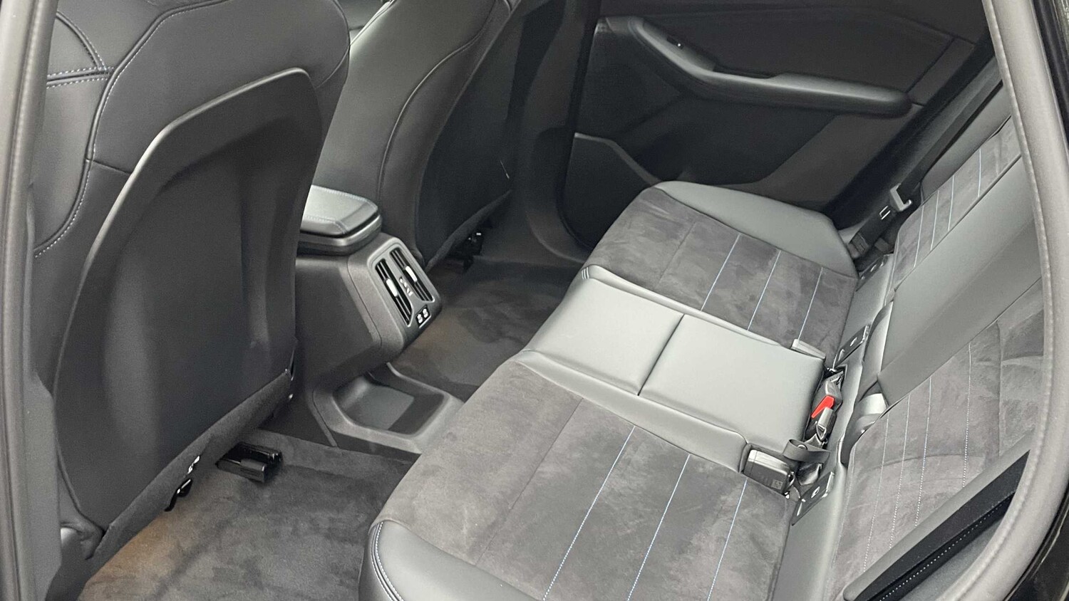 Used BMW 2 Series 2025 for sale - 76262398: Photo 13