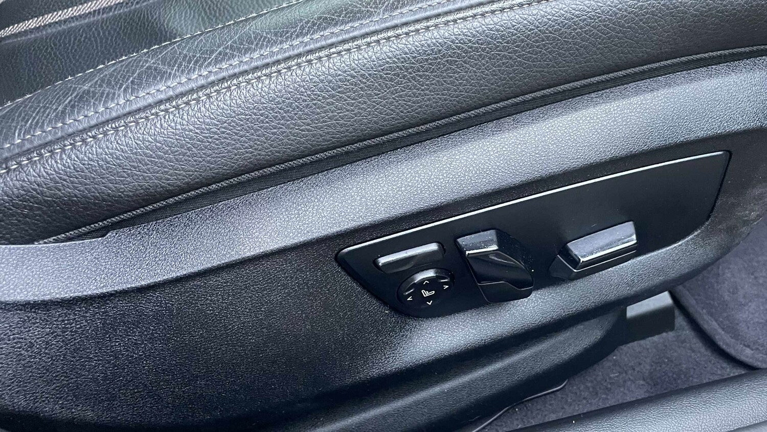 Used BMW 5 Series 2022 for sale - 76804753: Photo 31