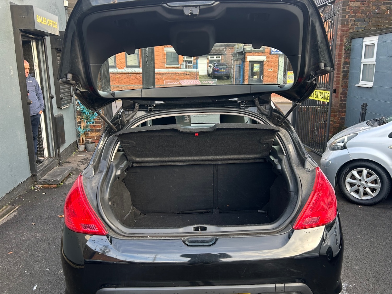 Used Peugeot 308 2012 for sale - 77234667: Photo 12