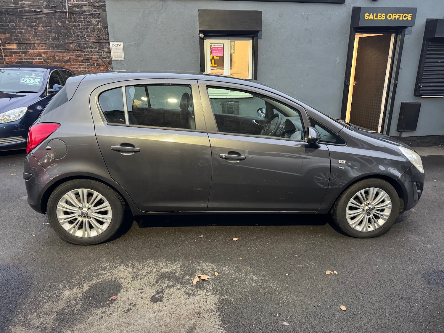 Used Vauxhall Corsa 2012 for sale - 77261723: Photo 4