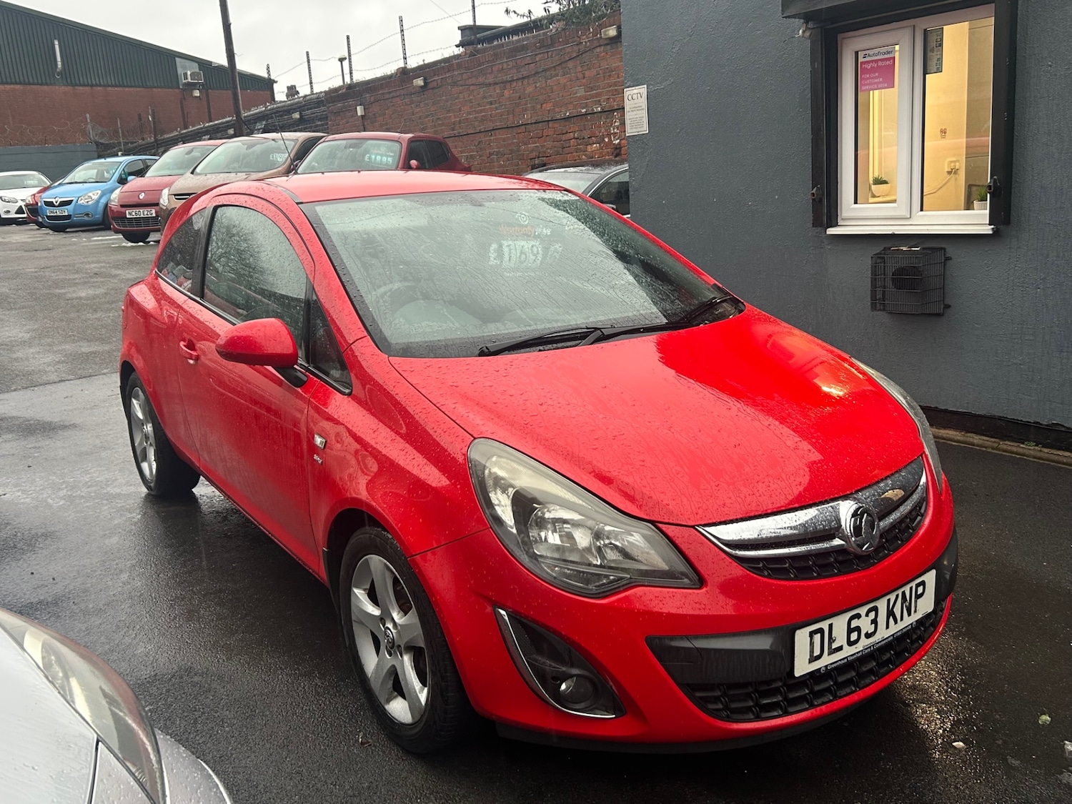 Used Vauxhall Corsa 2013 for sale - 77240223: Photo 2