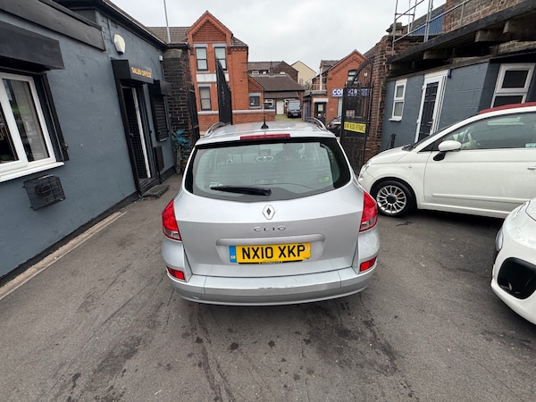 Used Renault Clio 2010 for sale - 76290557: Photo 10