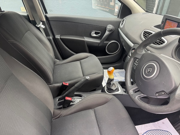 Used Renault Clio 2010 for sale - 76290557: Photo 14