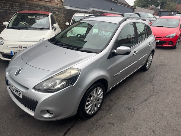 Used Renault Clio 2010 for sale - 76290557: Photo 3