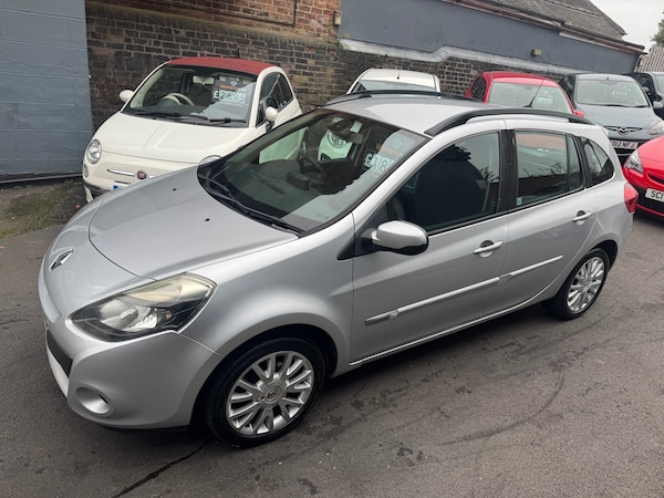 Used Renault Clio 2010 for sale - 76290557: Photo 5