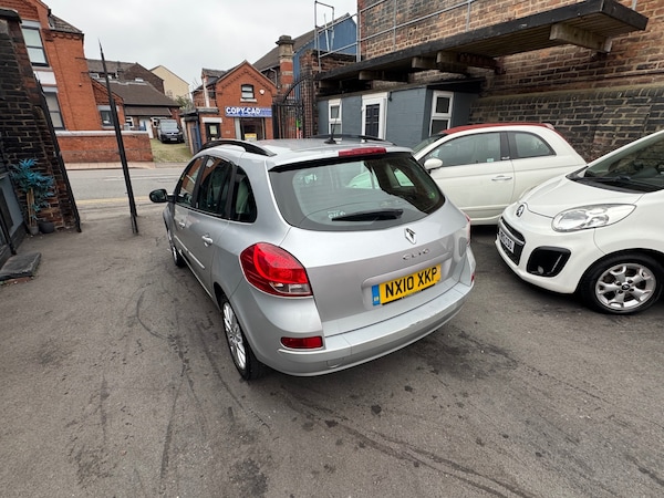 Used Renault Clio 2010 for sale - 76290557: Photo 8