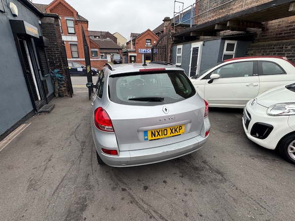 Used Renault Clio 2010 for sale - 76290557: Photo 9
