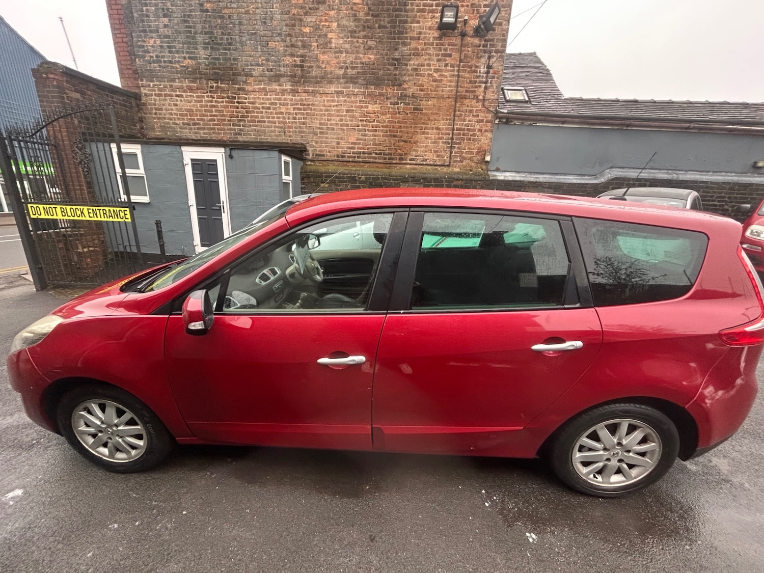 Used Renault Grand Scenic 2010 for sale - 77234609: Photo 11