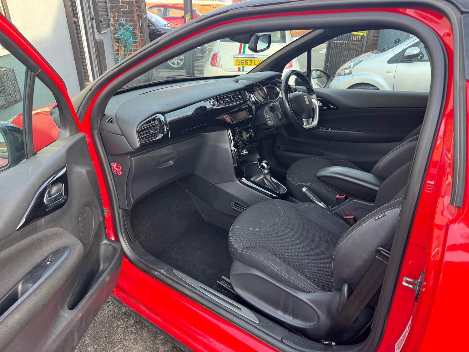 Used Citroen DS3 2011 for sale - 77260817: Photo 12