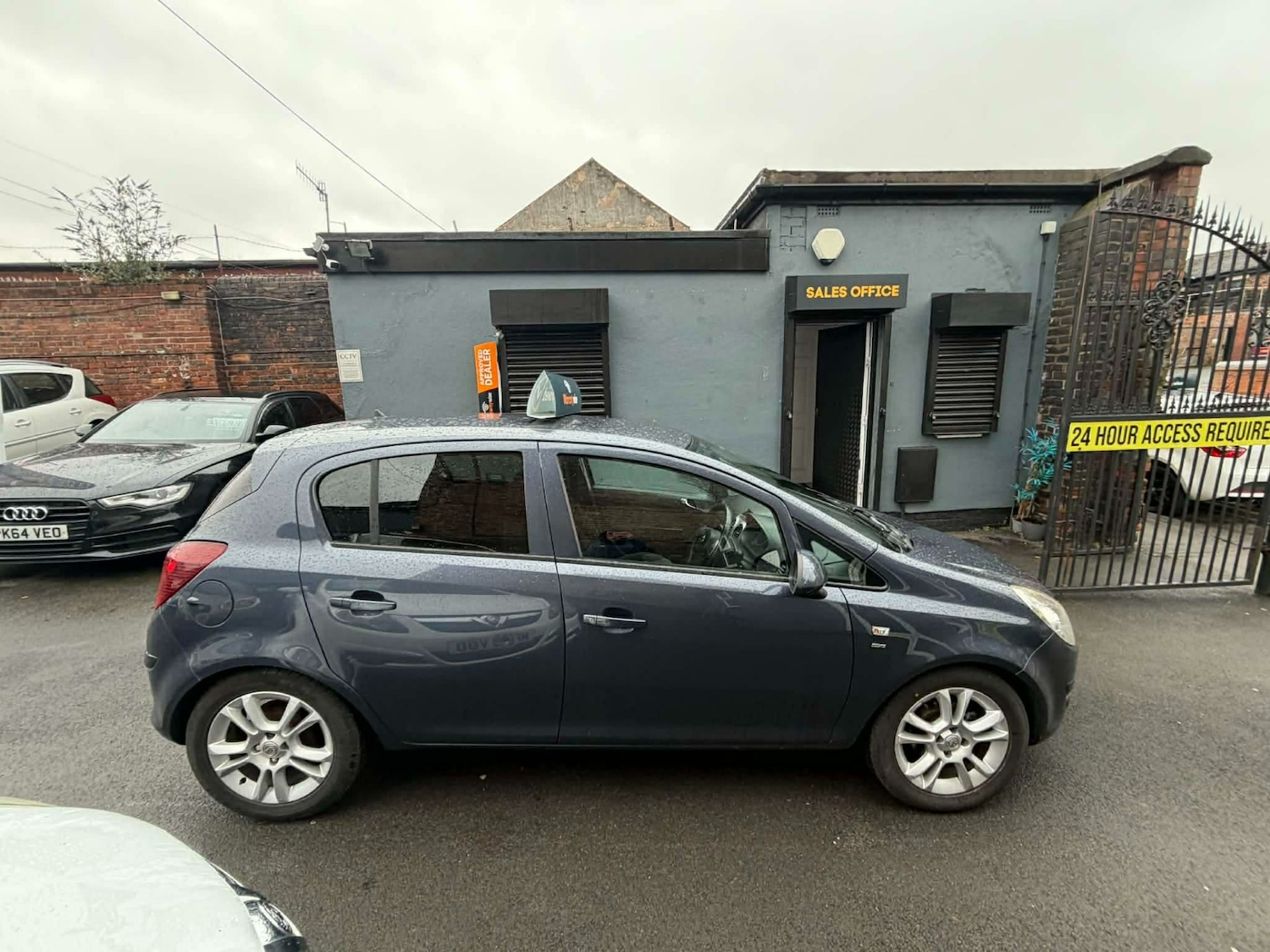 Used Vauxhall Corsa 2010 for sale - 77548467: Photo 3