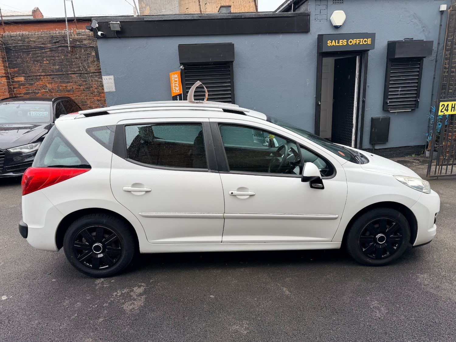 Used Peugeot 207 2011 for sale - 77548389: Photo 10