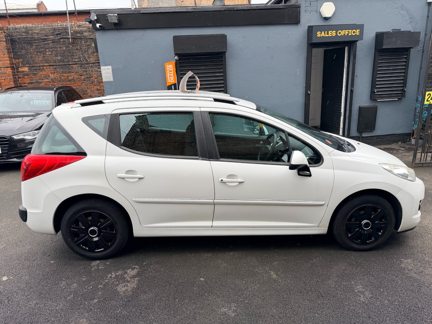 Used Peugeot 207 2011 for sale - 77548389: Photo 11