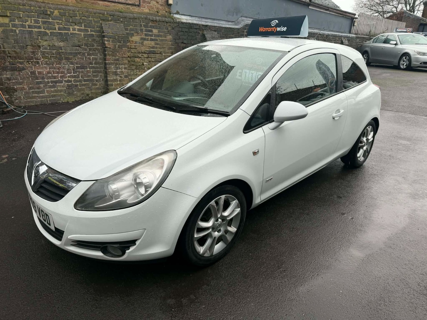 Used Vauxhall Corsa 2009 for sale - 77548491: Photo 2
