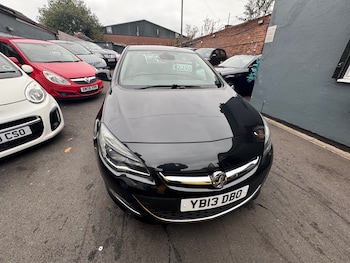 Used Vauxhall Astra 2013 for sale - 76290395: Photo 2