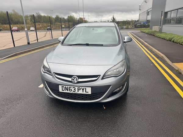 Used Vauxhall Astra 2013 for sale - 76162151: Photo 2