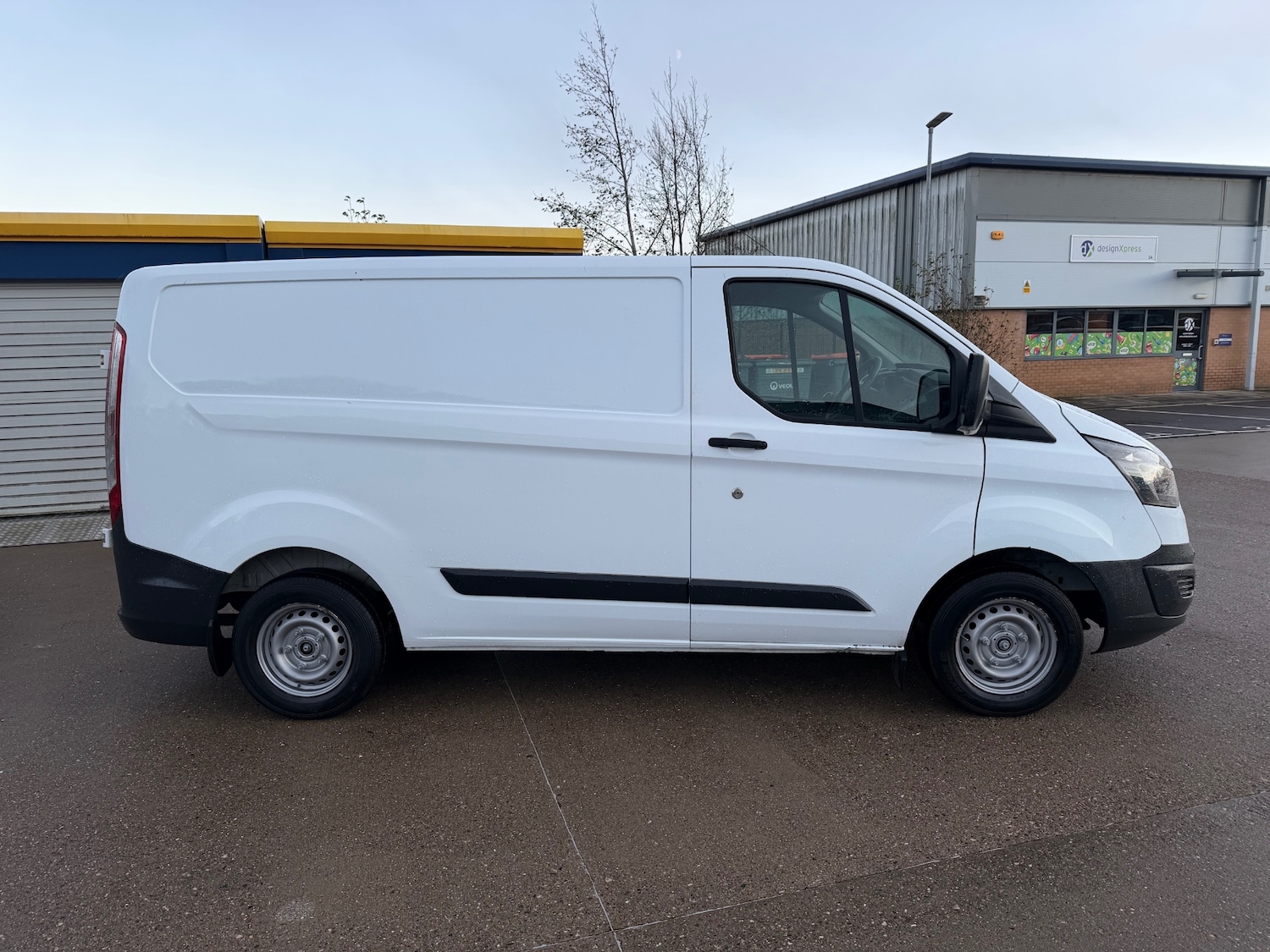 Used Ford Transit Custom 2015 for sale - 76792671: Photo 2