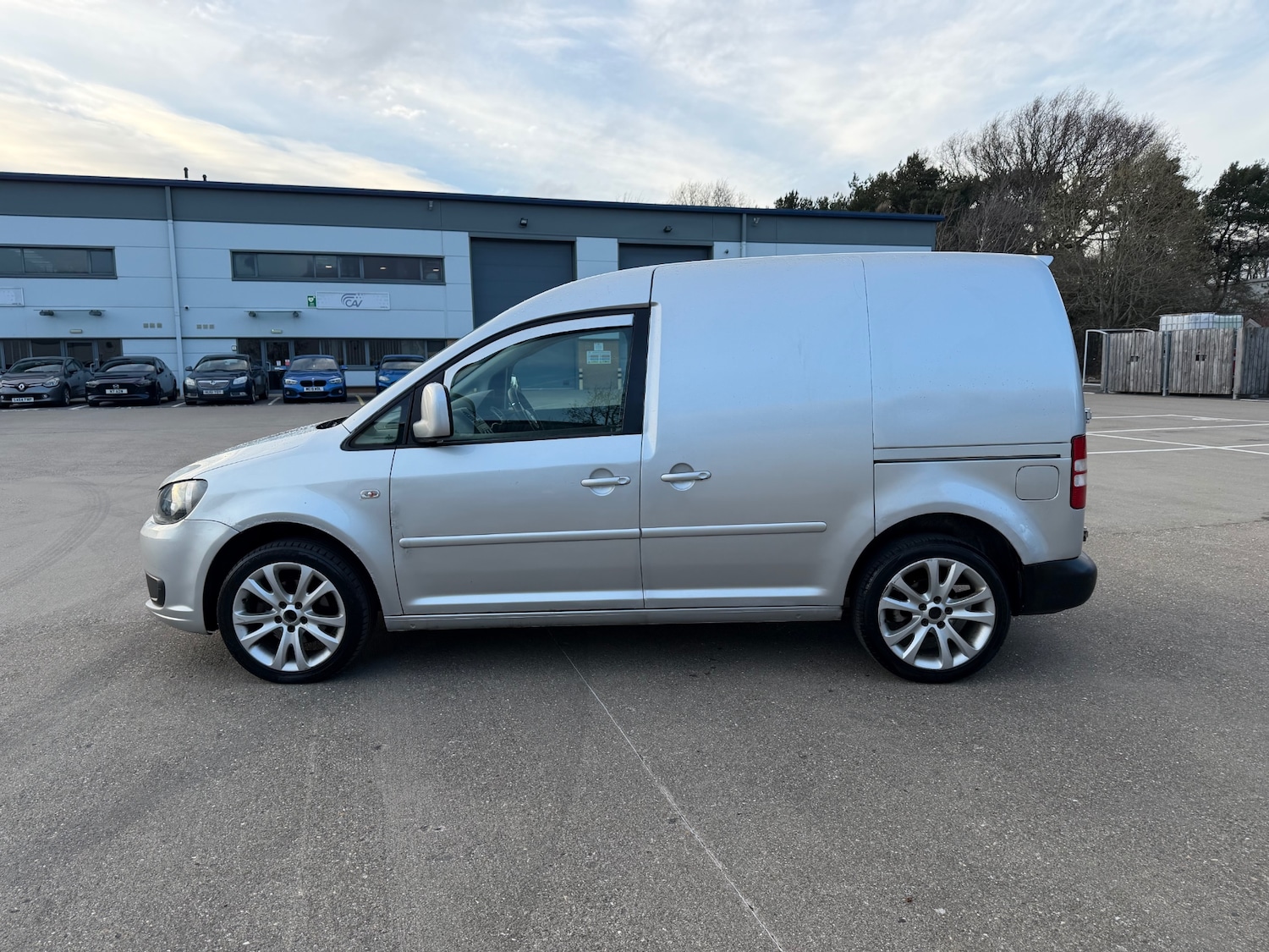 Used Volkswagen Caddy 2012 for sale - 77899309: Photo 5