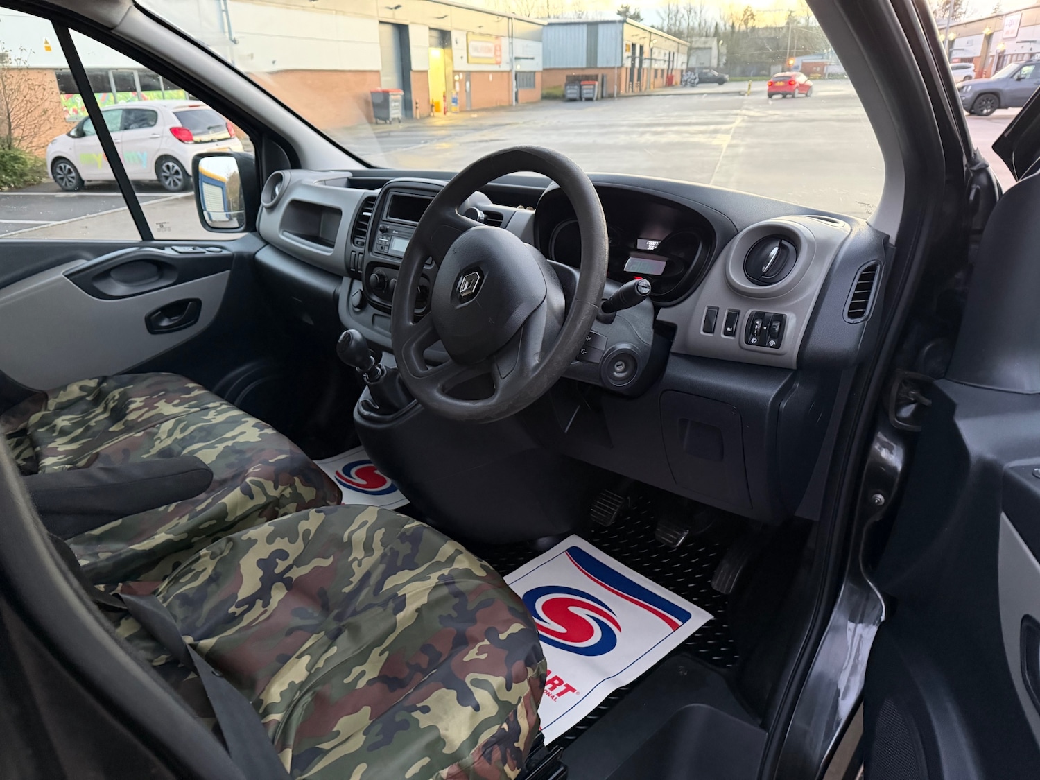 Used Renault Trafic 2015 for sale - 76854900: Photo 10