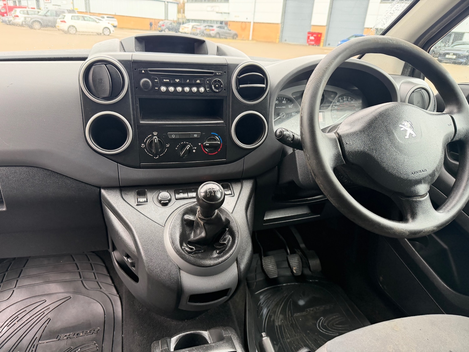 Used Peugeot Partner 2016 for sale - 77798559: Photo 11