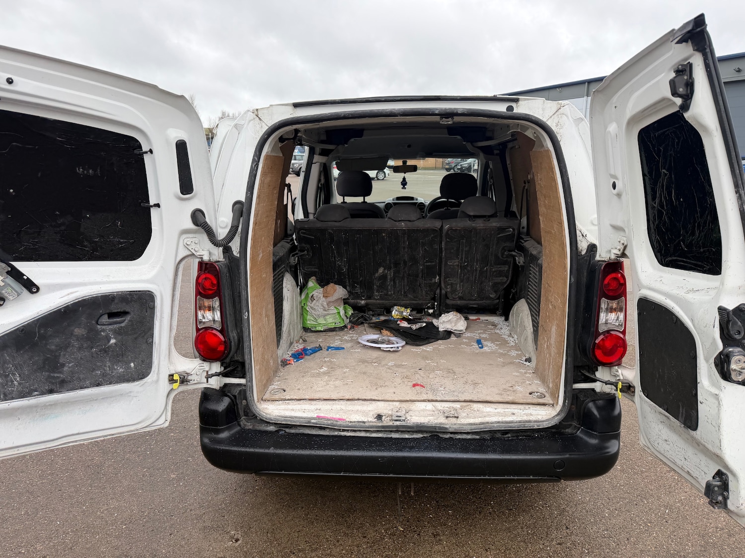 Used Peugeot Partner 2016 for sale - 77798559: Photo 12