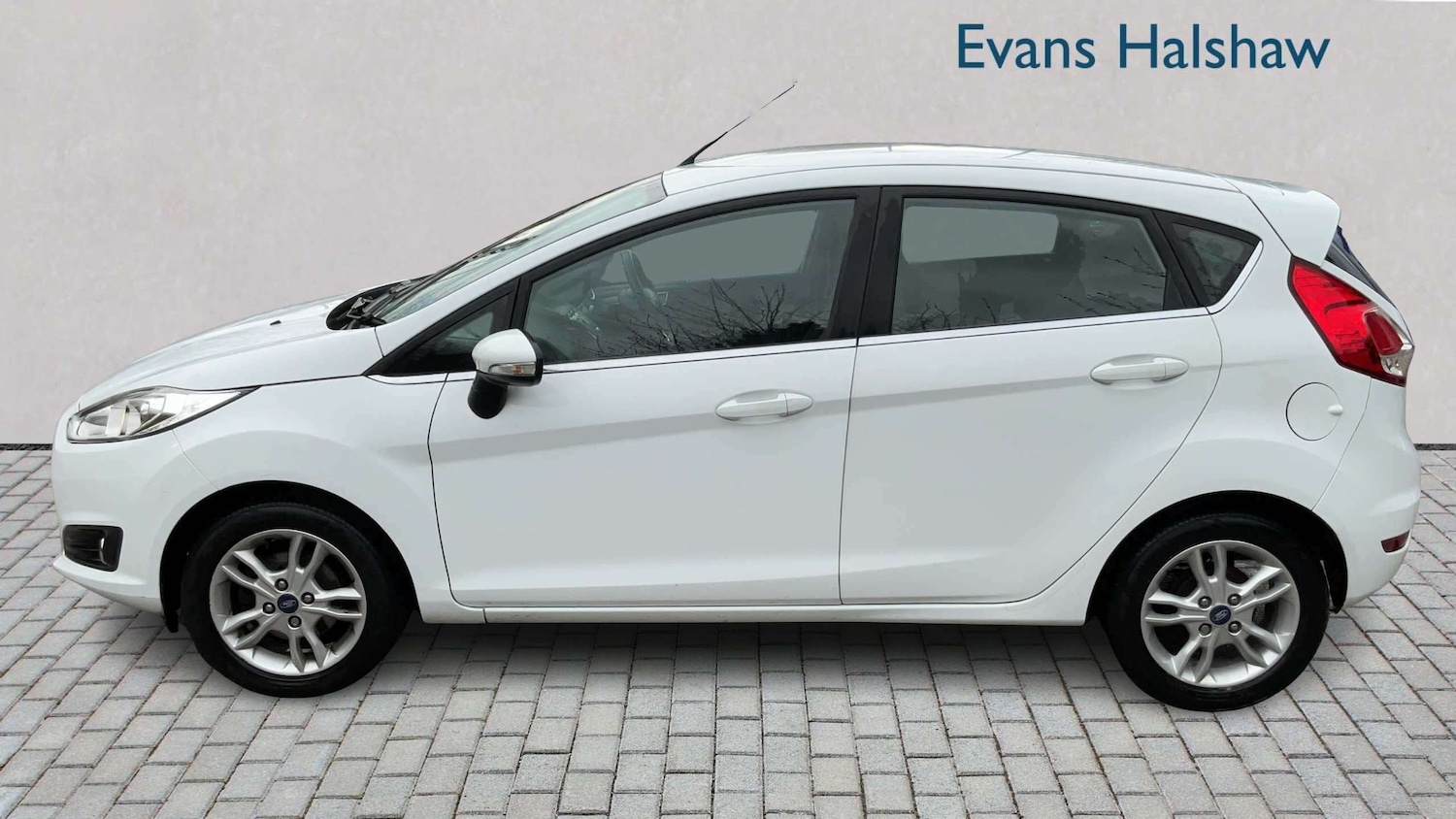 Used Ford Fiesta 2015 for sale - 78010255: Photo 2