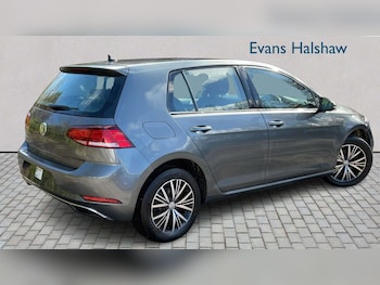 Used Volkswagen Golf 2018 for sale - 78024194: Photo