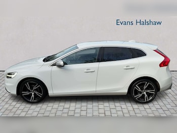 Used Volvo V40 2019 for sale - 79499483: Photo