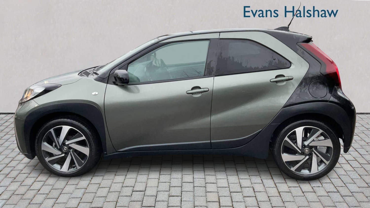 Used Toyota Aygo X 2023 for sale - 77856398: Photo 3