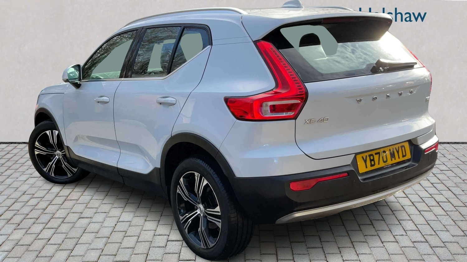 Used Volvo XC40 for sale - 77857926: Photo 2