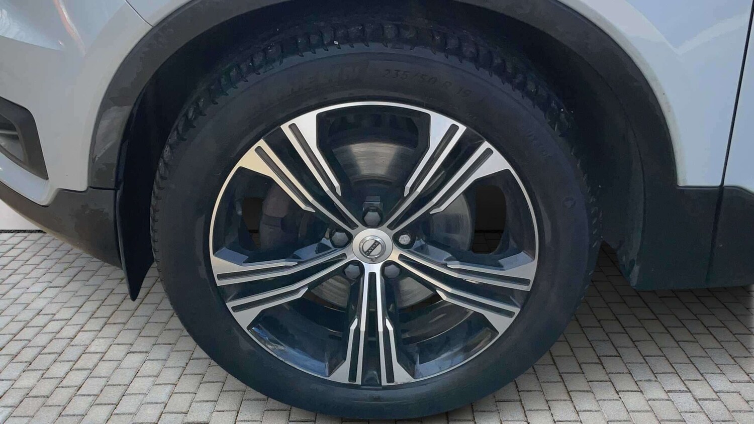 Used Volvo XC40 for sale - 77857926: Photo 6