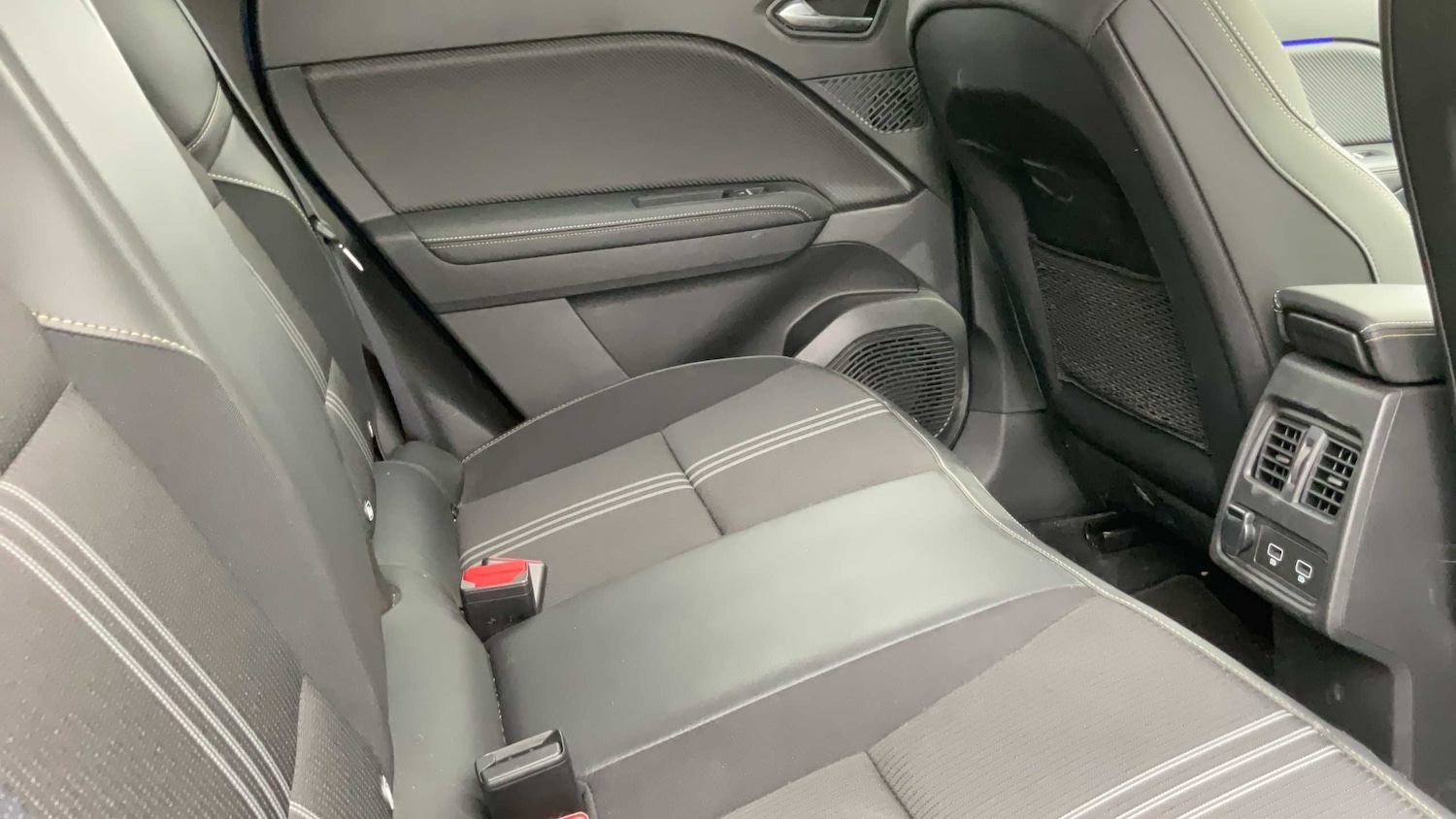 Used Renault Captur 2024 for sale - 77996218: Photo 12