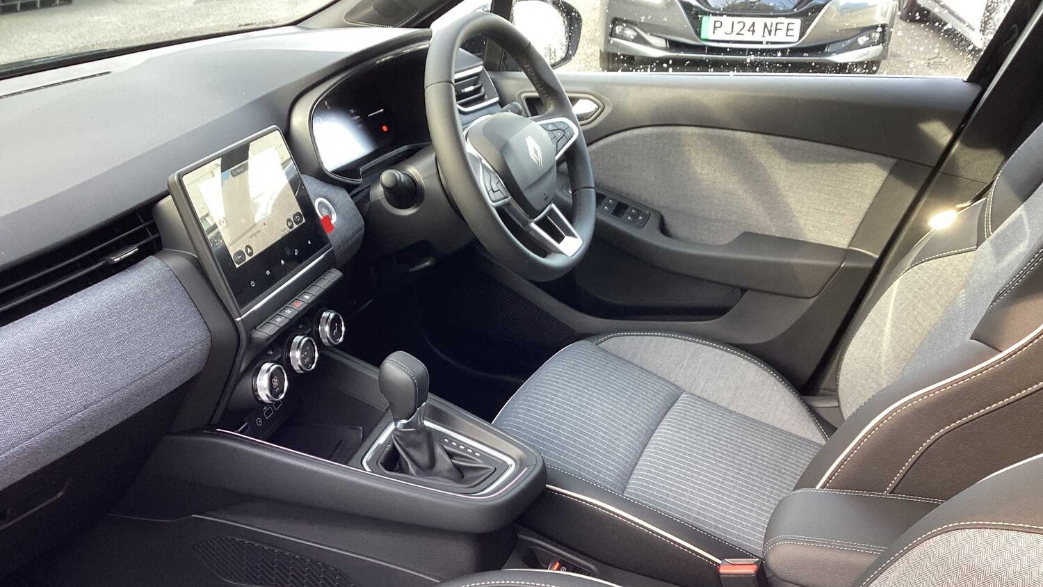 Used Renault Clio 2025 for sale - 77857396: Photo 16