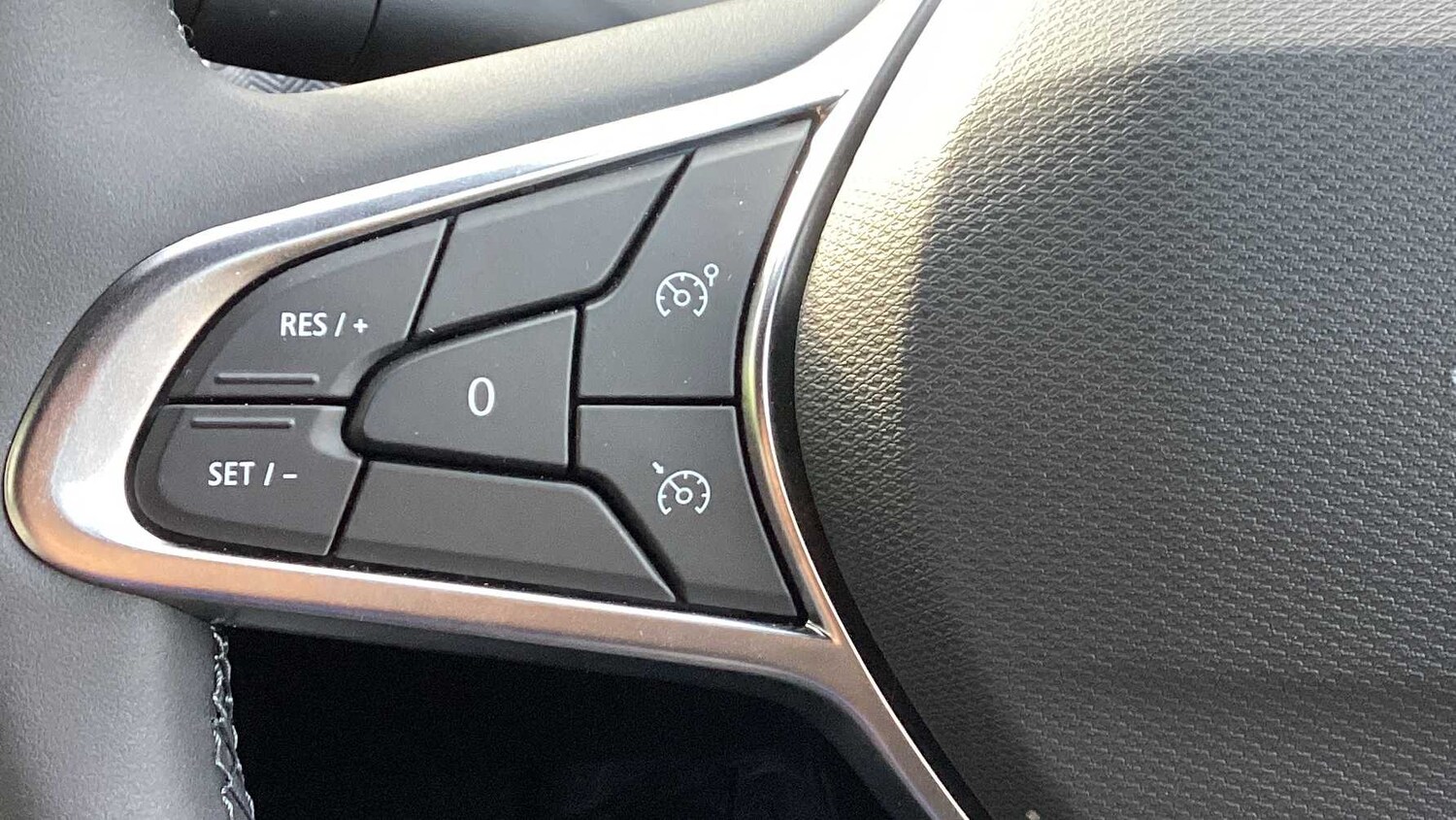 Used Renault Clio 2025 for sale - 77857396: Photo 19