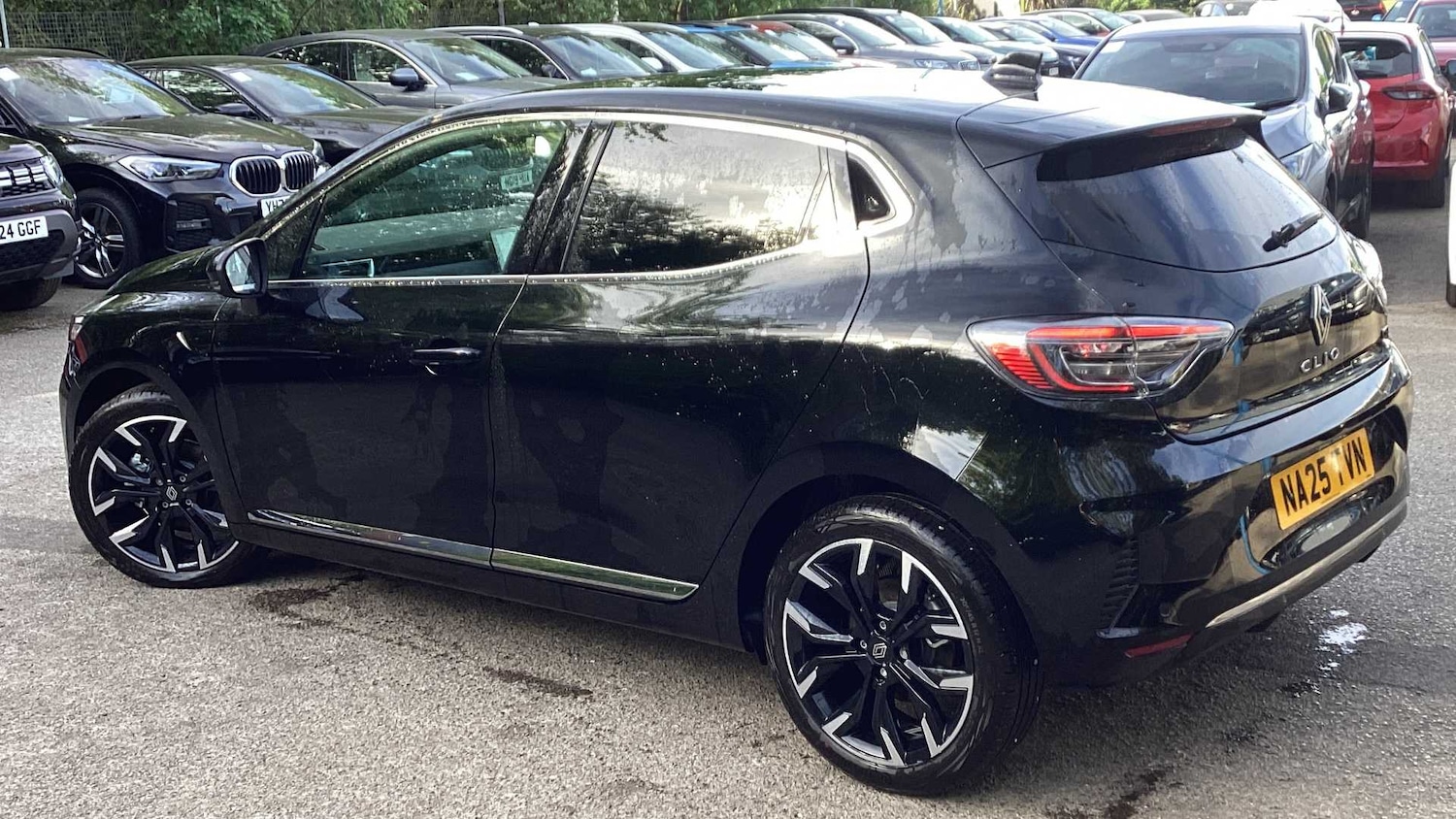 Used Renault Clio 2025 for sale - 77857396: Photo 2