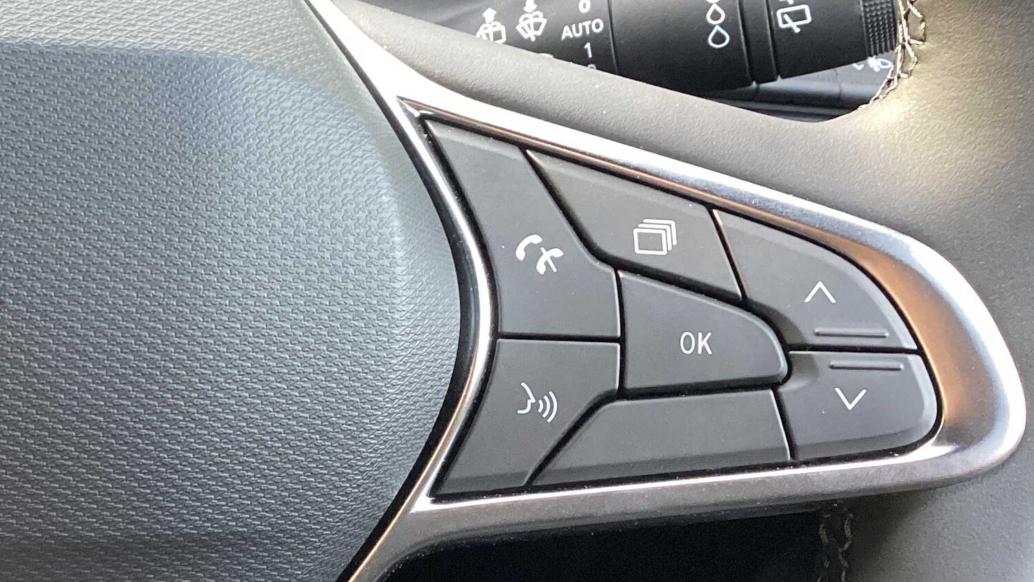 Used Renault Clio 2025 for sale - 77857396: Photo 20