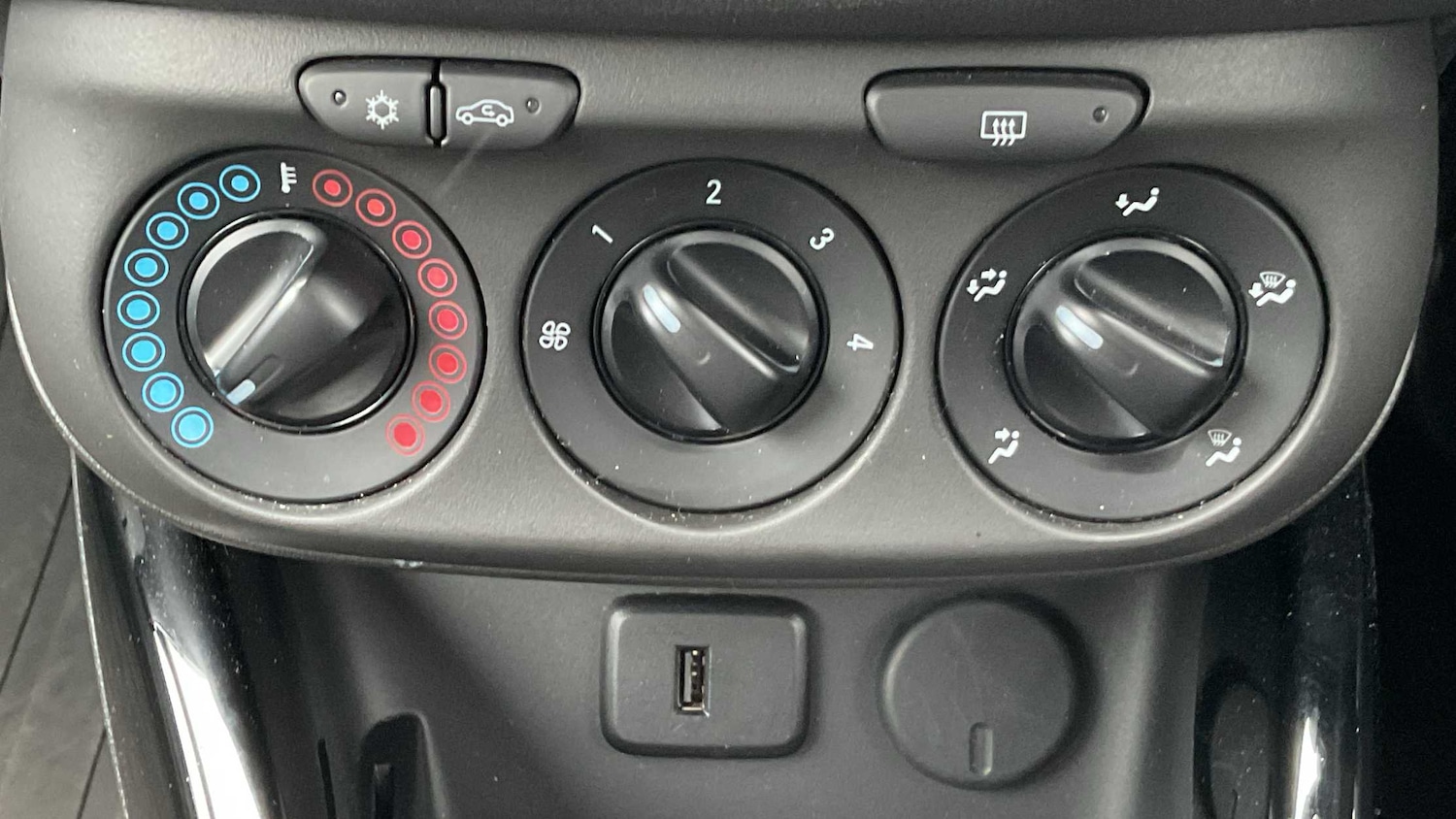 Used Vauxhall Corsa 2017 for sale - 77995817: Photo 18