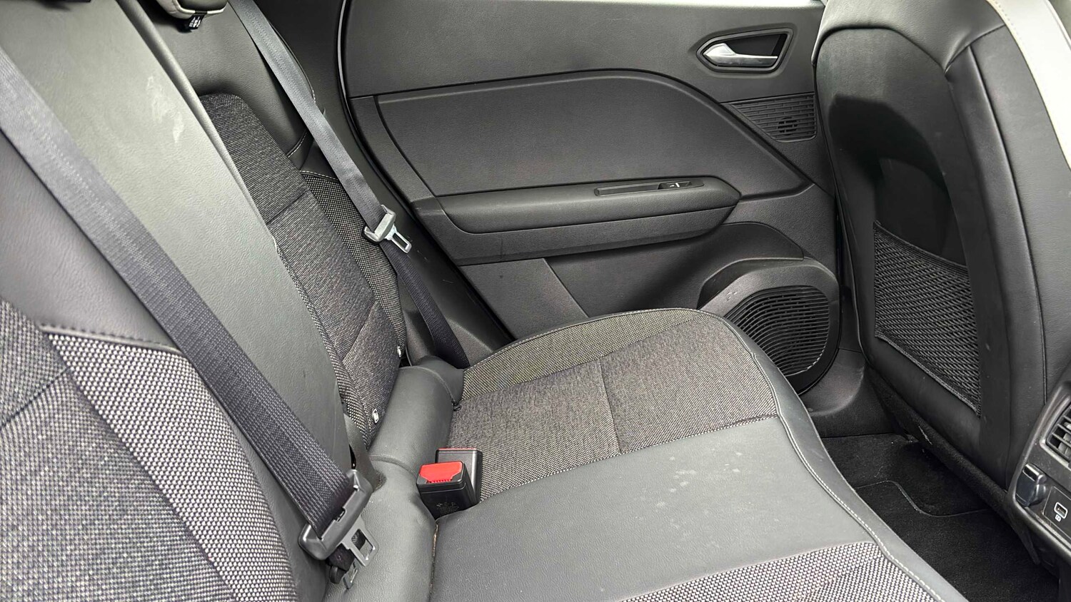 Used Renault Captur for sale - 78104222: Photo 12