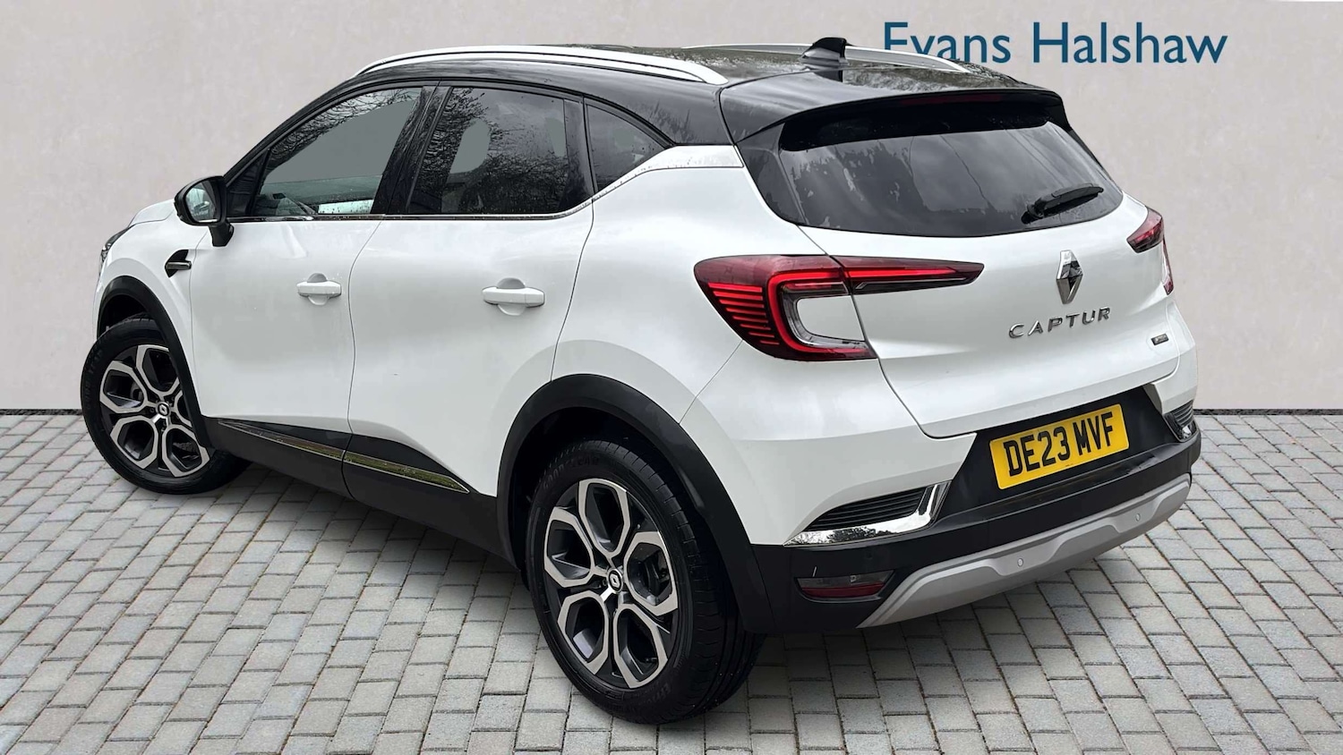 Used Renault Captur for sale - 78104222: Photo 2