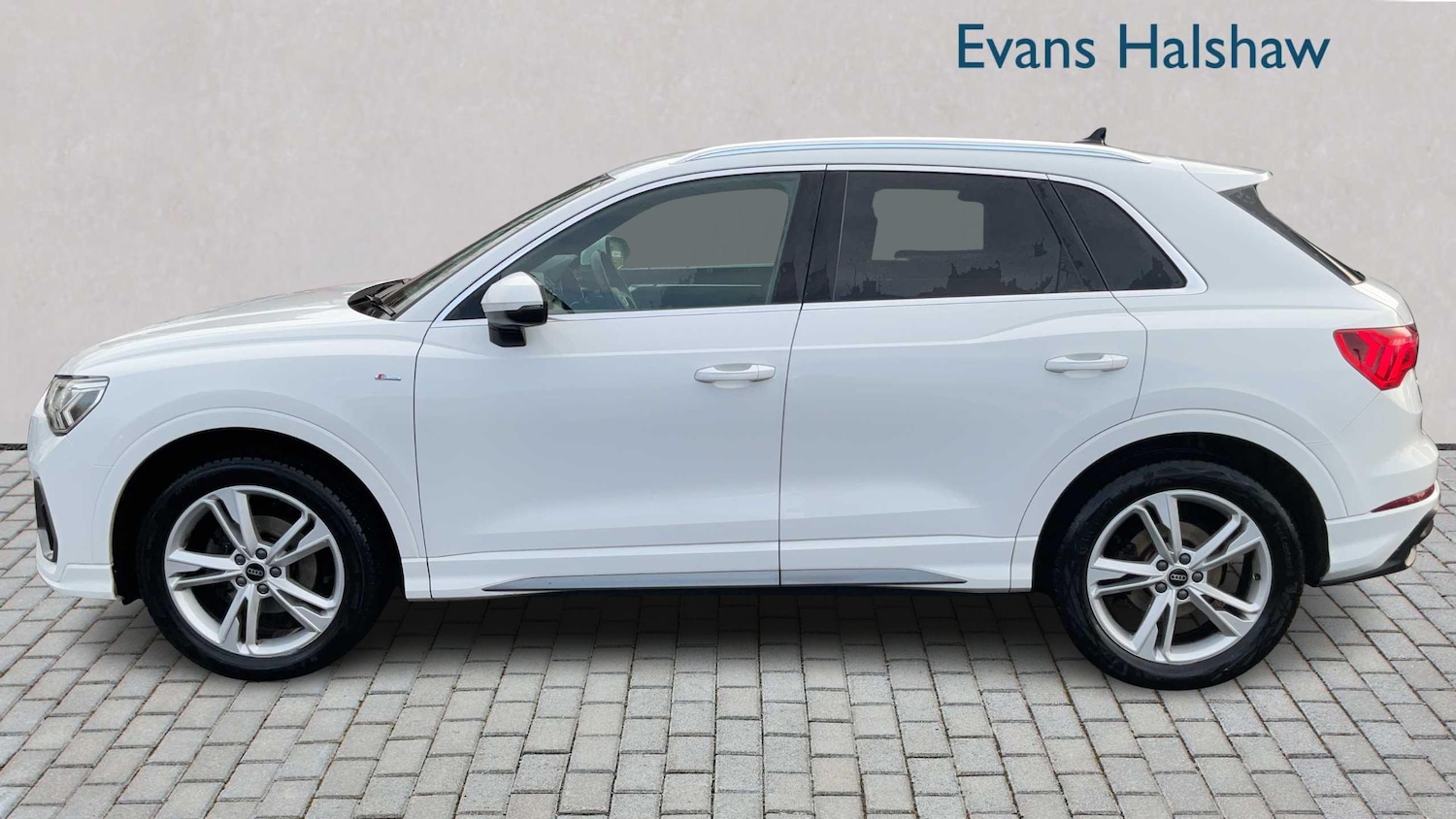 Used Audi Q3 2022 for sale - 77859022: Photo 3