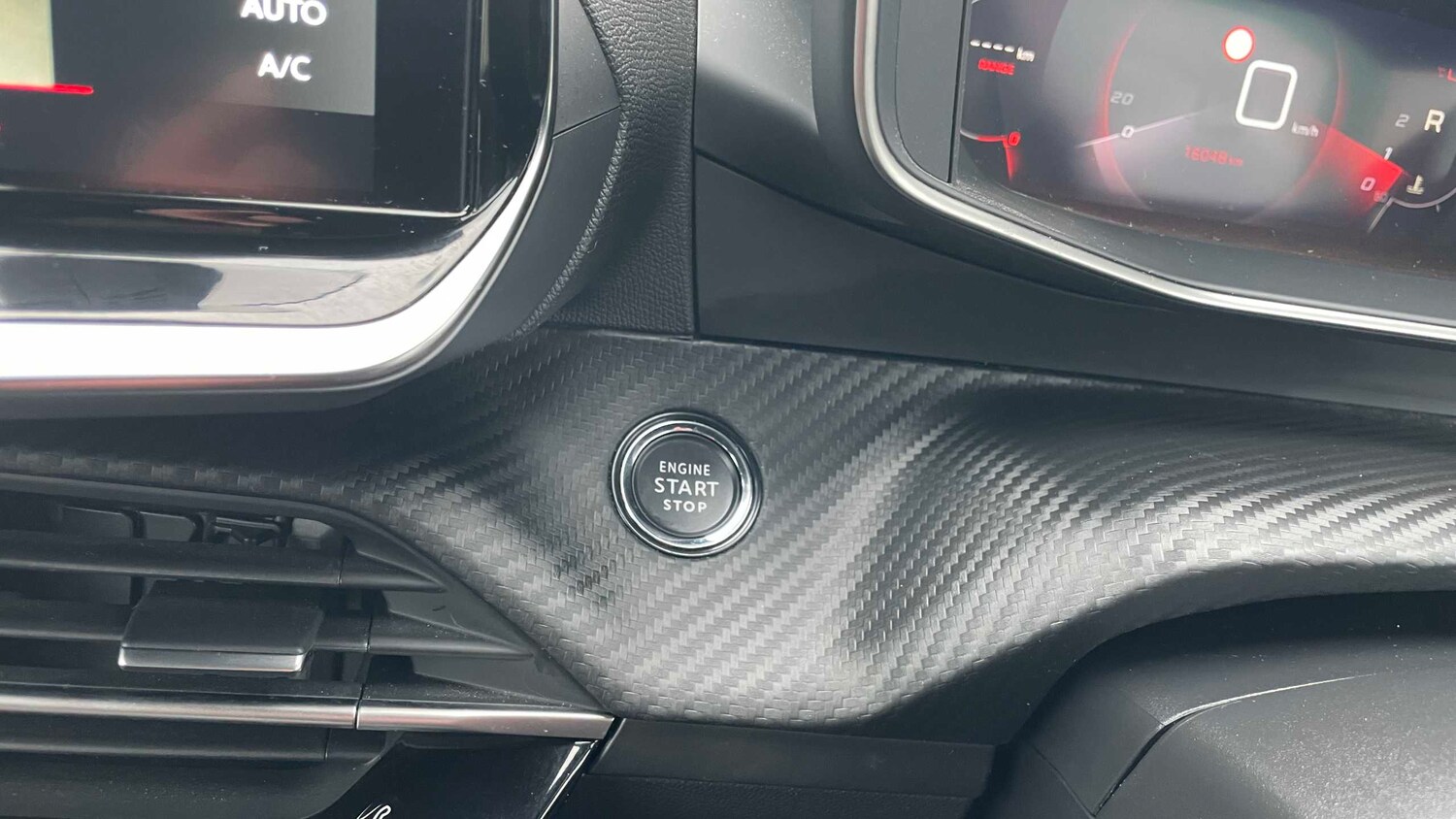 Used Peugeot 2008 2023 for sale - 77859180: Photo 13