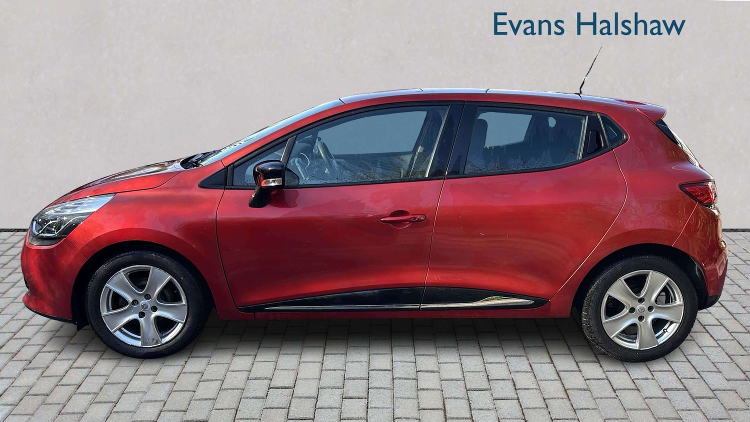 Used Renault Clio 2015 for sale - 78161225: Photo 3