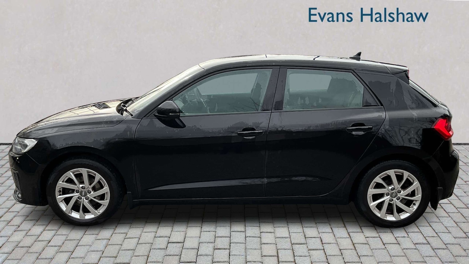 Used Audi A1 for sale - 77860850: Photo 3