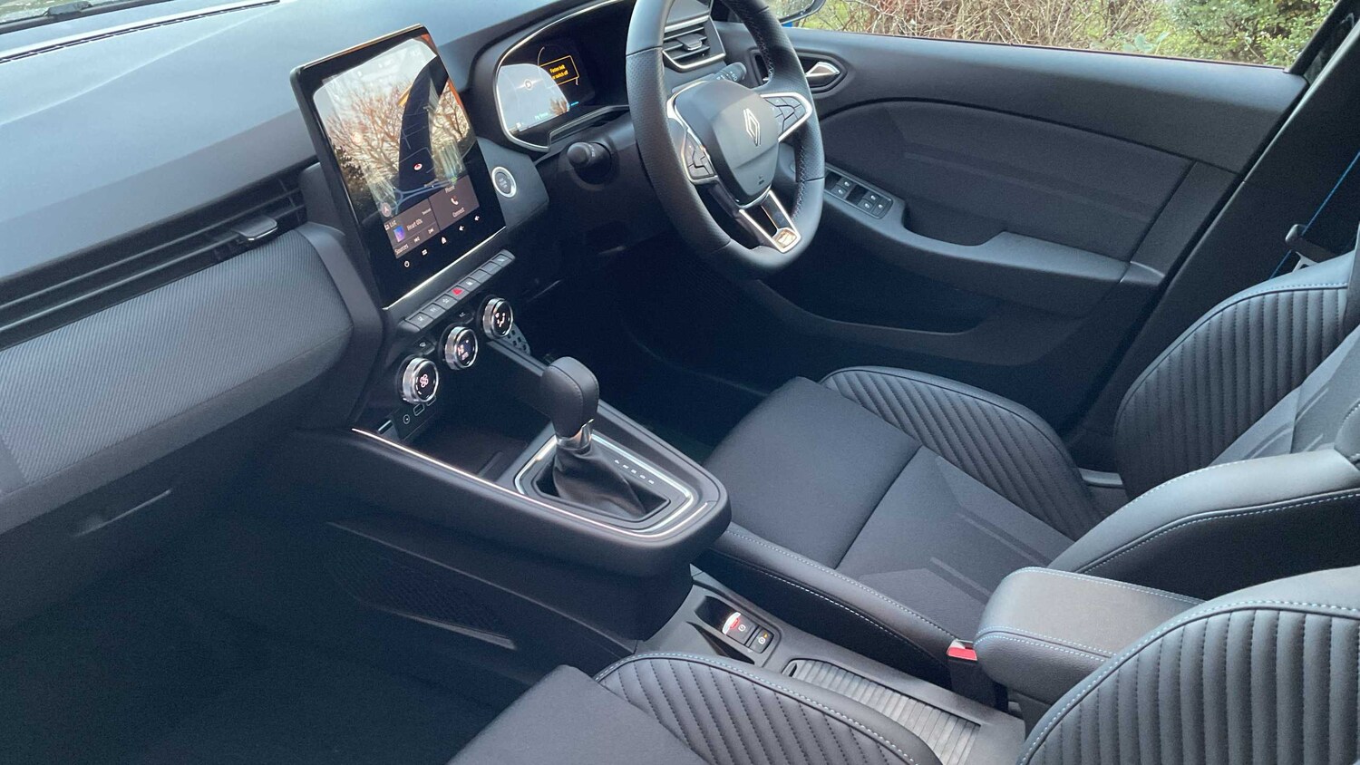 Used Renault Clio for sale - 77860922: Photo 17