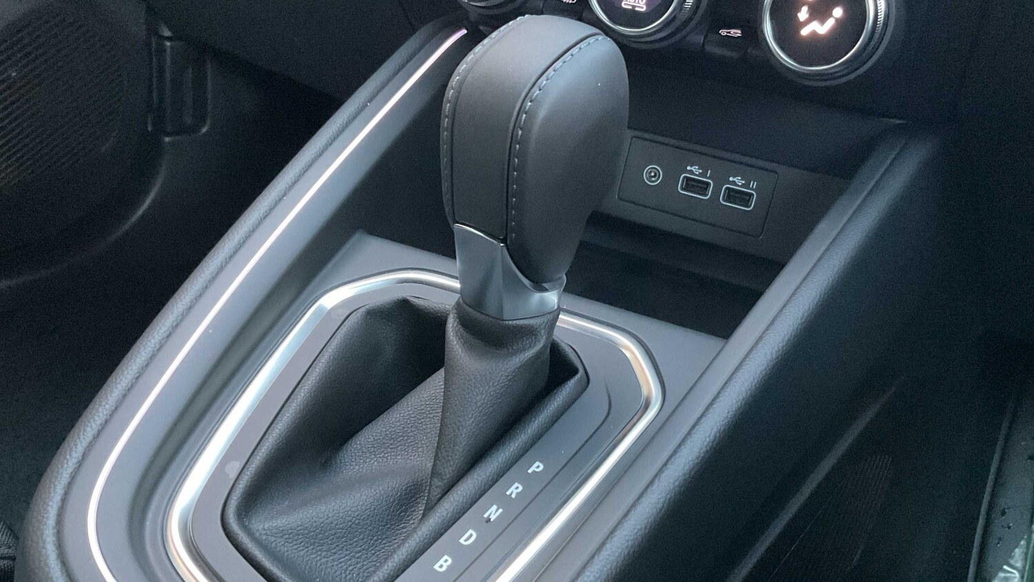 Used Renault Clio for sale - 77860922: Photo 23