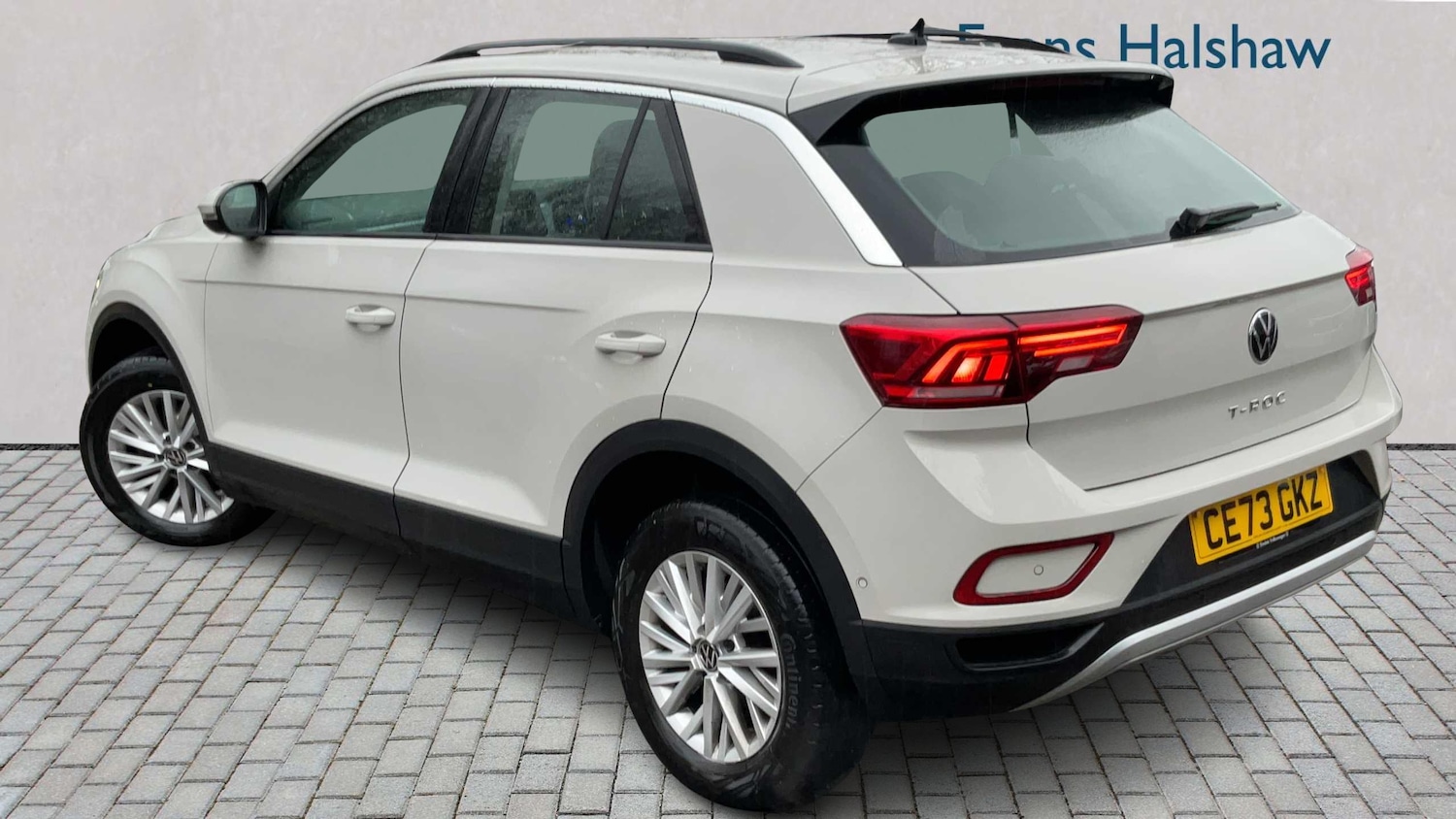 Used Volkswagen T-Roc for sale - 77861757: Photo 2